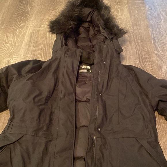 Like new Northface jacket - Picture 3 of 3